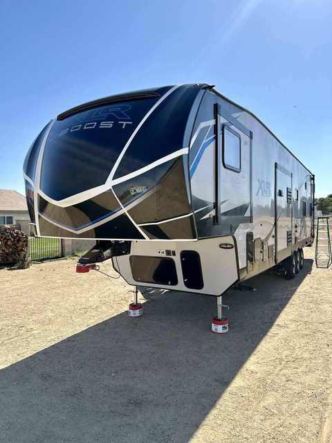 XLR Boost fifth-wheel RV detail